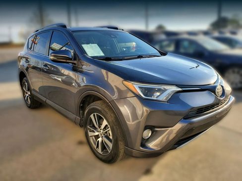 Used 2017 Toyota RAV4 XLE image 10