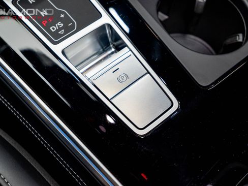 Used 2024 Audi RS 6 performance image 95