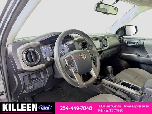Used 2017 Toyota Tacoma SR5 image 10
