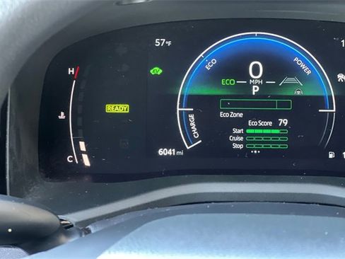 Used 2025 Toyota Camry LE image 32