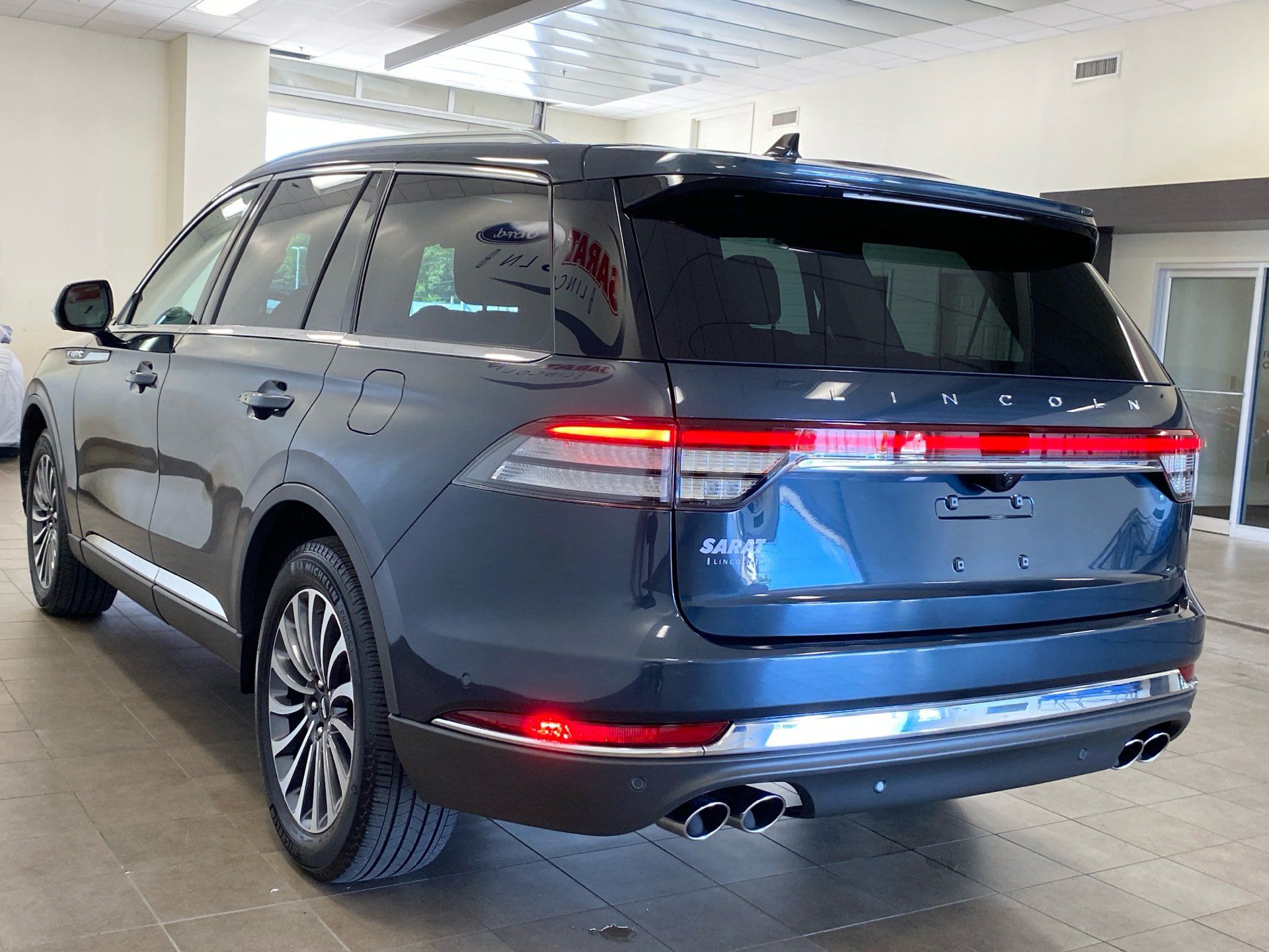 Used 2023 Lincoln Aviator Reserve w/ Equipment Group 201A AWD/4WD image 5