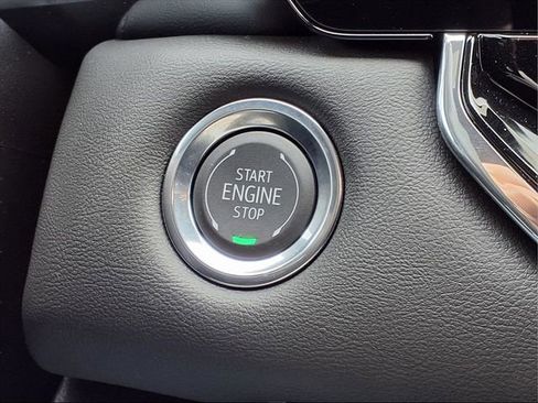 New 2025 GMC Canyon Elevation w/ Convenience Package image 16