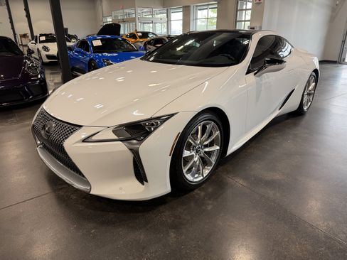 Used 2018 Lexus LC 500 Coupe w/ Touring Package RWD image 3