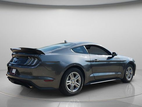 Used 2020 Ford Mustang Coupe image 3