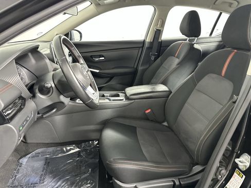 Used 2025 Nissan Sentra SR FWD image 3
