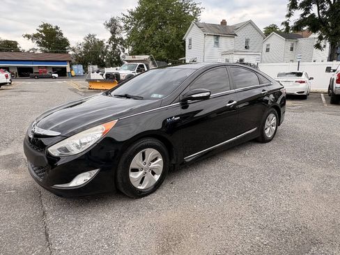 Used 2014 Hyundai Sonata Hybrid FWD image 16