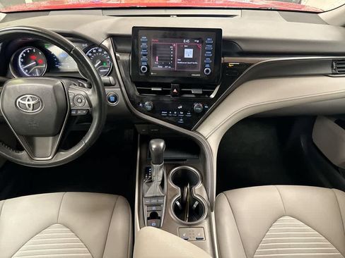 Used 2022 Toyota Camry SE image 30