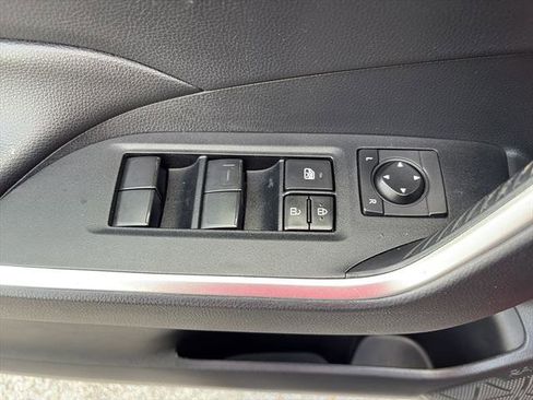 Used 2019 Toyota RAV4 LE image 14