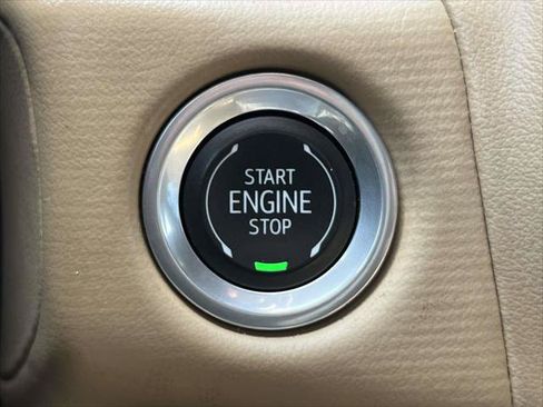 Used 2024 Chevrolet Suburban Premier AWD/4WD image 30