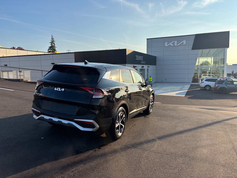 Certified 2024 Kia Sportage EX FWD image 8