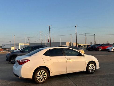 Used 2017 Toyota Corolla LE FWD image 25