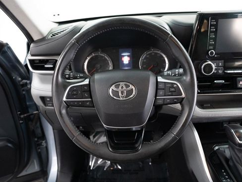 Used 2021 Toyota Highlander LE image 20