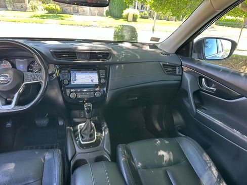 Used 2017 Nissan Rogue SL w/ SL Premium Package FWD image 10