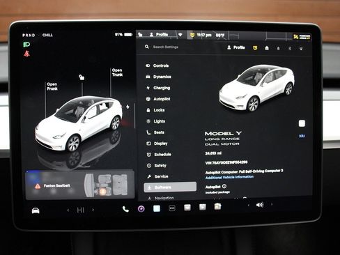 Used 2022 Tesla Model Y Long Range image 53