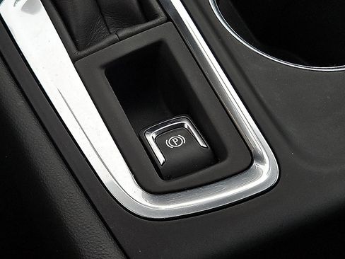 Used 2022 Chevrolet Equinox LT FWD image 24