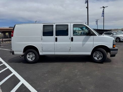 Used 2023 Chevrolet Express 2500 w/ Driver Convenience Package image 4