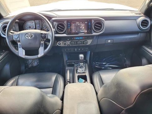 Used 2019 Toyota Tacoma TRD Sport image 13