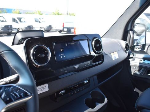 Used 2024 Mercedes-Benz Sprinter 144 Cargo image 15