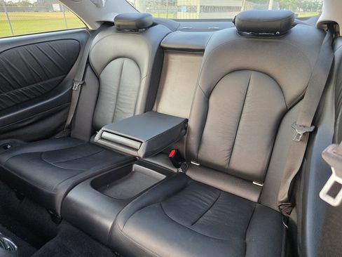 Used 2009 Mercedes-Benz CLK 350 Coupe image 26