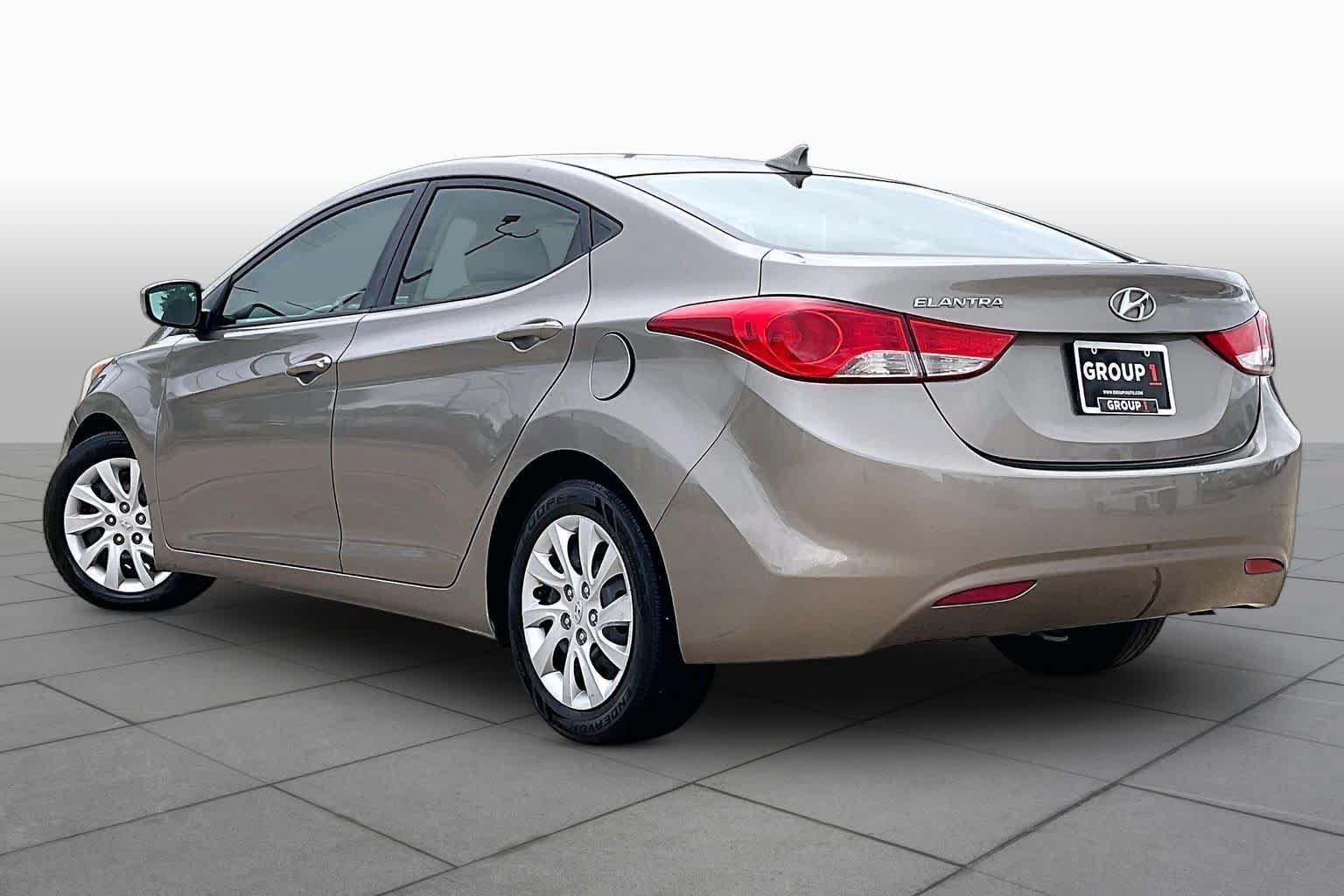 Used 2013 Hyundai Elantra GLS FWD image 8
