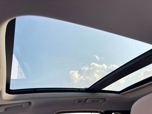 Used 2022 Ford Escape Titanium image 7