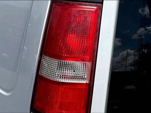 Used 2017 Chevrolet Express 2500 RWD image 24
