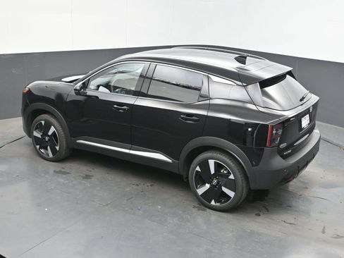 Used 2025 Nissan Kicks SR image 31