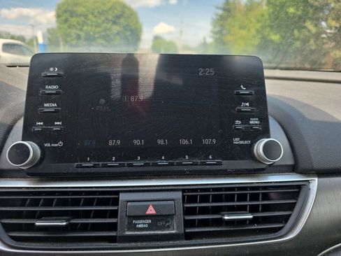 Used 2019 Honda Accord LX image 13