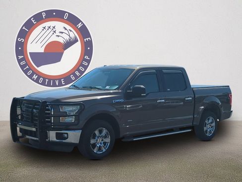 Used 2015 Ford F150 XLT w/ Equipment Group 302A Luxury RWD image 2