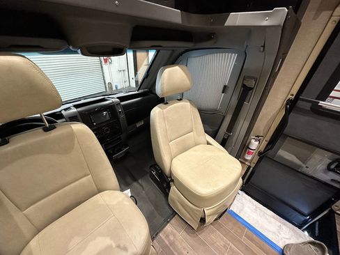 Used 2017 Mercedes-Benz Sprinter 3500 image 34