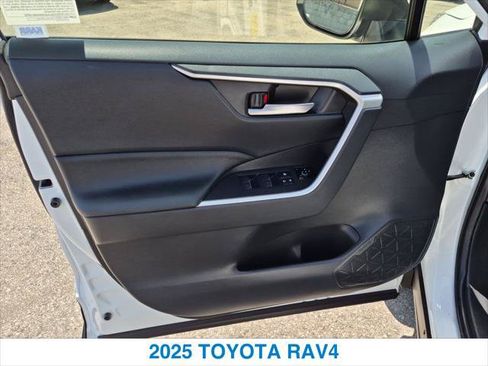 Used 2025 Toyota RAV4 XLE FWD image 12