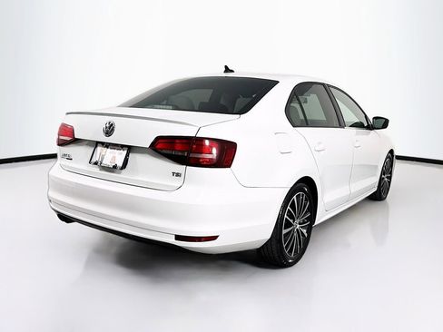 Used 2016 Volkswagen Jetta Sport image 10