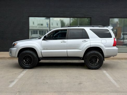 Used 2006 Toyota 4Runner SR5 AWD/4WD image 15