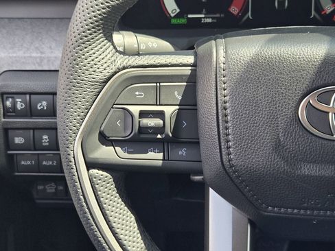 Used 2025 Toyota Tacoma Trailhunter image 27