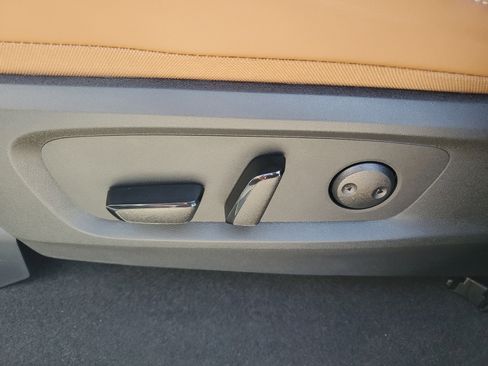 Certified 2025 Nissan Pathfinder Platinum w/ Cargo Package FWD image 15
