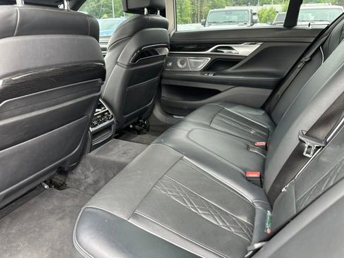 Used 2017 BMW 750i RWD image 14