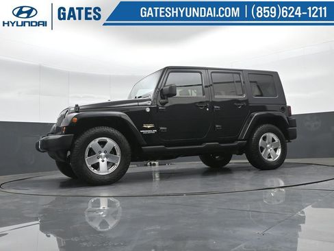 Used 2009 Jeep Wrangler Unlimited Sahara AWD/4WD image 35