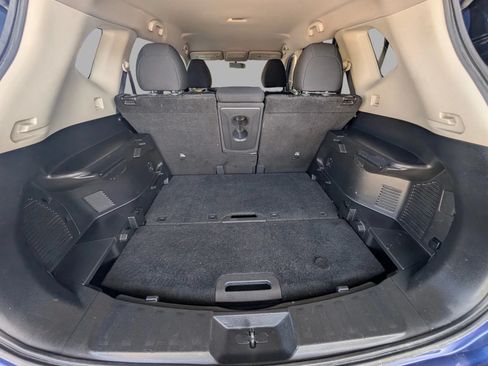Used 2017 Nissan Rogue SV AWD/4WD image 15