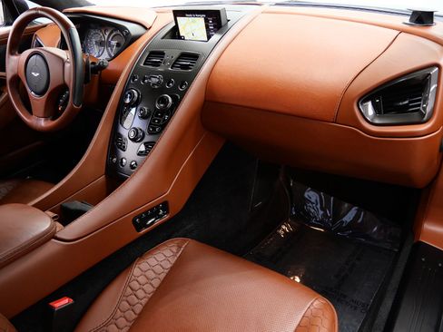 Used 2014 Aston Martin Vanquish Coupe image 14