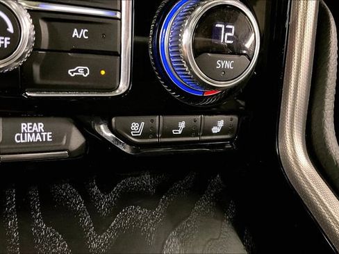 Used 2021 GMC Yukon Denali w/ Denali Premium Package AWD/4WD image 35