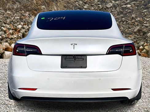 Used 2020 Tesla Model 3 Standard Range image 4