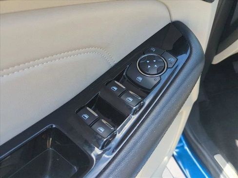 Used 2018 Ford Edge Titanium w/ Equipment Group 301A FWD image 12