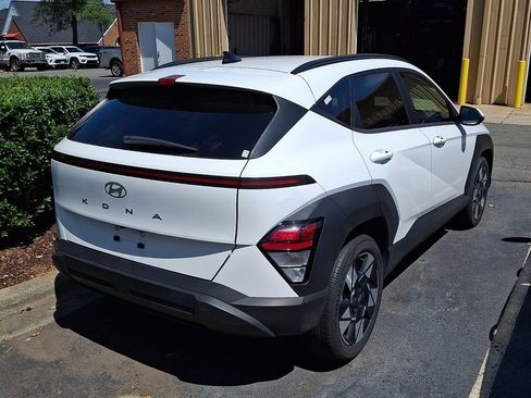 Used 2025 Hyundai Kona SEL FWD image 5