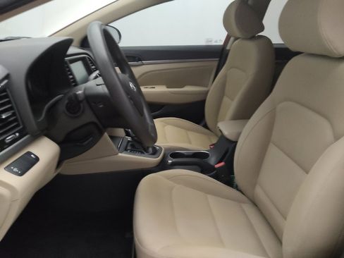 Used 2017 Hyundai Elantra SE image 17