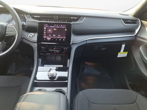 New 2025 Jeep Grand Cherokee L Laredo w/ Luxury Tech Group I image 3