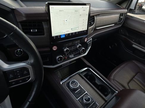 Used 2024 Ford Expedition Max Limited image 30