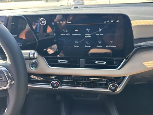 New 2026 Chevrolet Equinox ACTIV w/ Convenience Package III FWD image 18