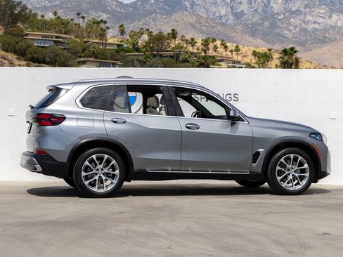 Certified 2024 BMW X5 sDrive40i w/ Premium Package RWD image 5