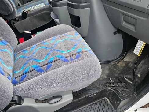 Used 2010 Ford E-350 and Econoline 350 Super Duty image 16