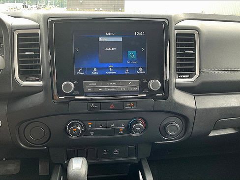 Used 2023 Nissan Frontier SV image 19